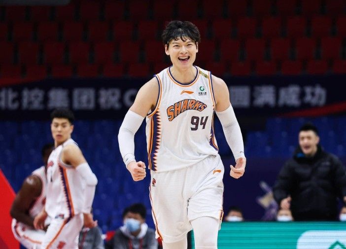 🏀北控vs上海前瞻：王哲林大战沈梓捷&邹雨宸 外线投射成关键